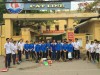 Chi đoàn trường THCS Cát Linh ra quân bóc xóa biển quảng cáo sai quy định
