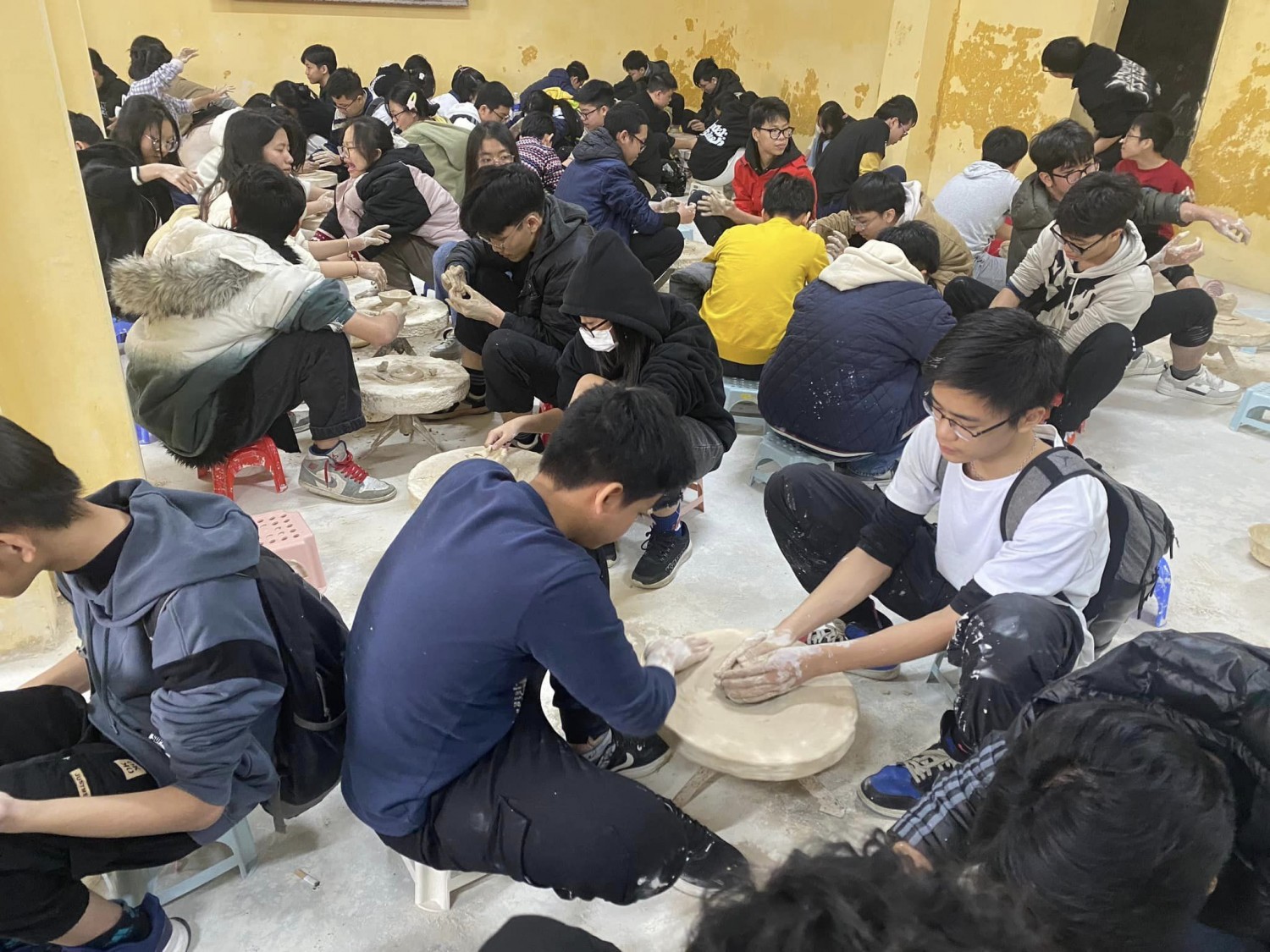 Học sinh K9 trường THCS Cát Linh thực hành hướng nghiệp tích hợp các hoạt động giáo dục, giáo dục di sản, tham quan dã ngoại.